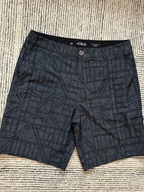 Crazy Shirts Gray Black Tribal Pattern Men's Swim Board Shorts Size 36
